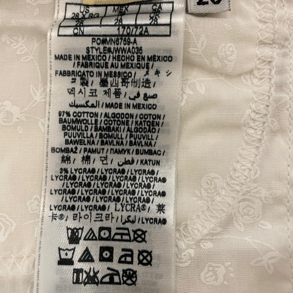 New Guess Jeans - size 28 - Picture 5 of 5